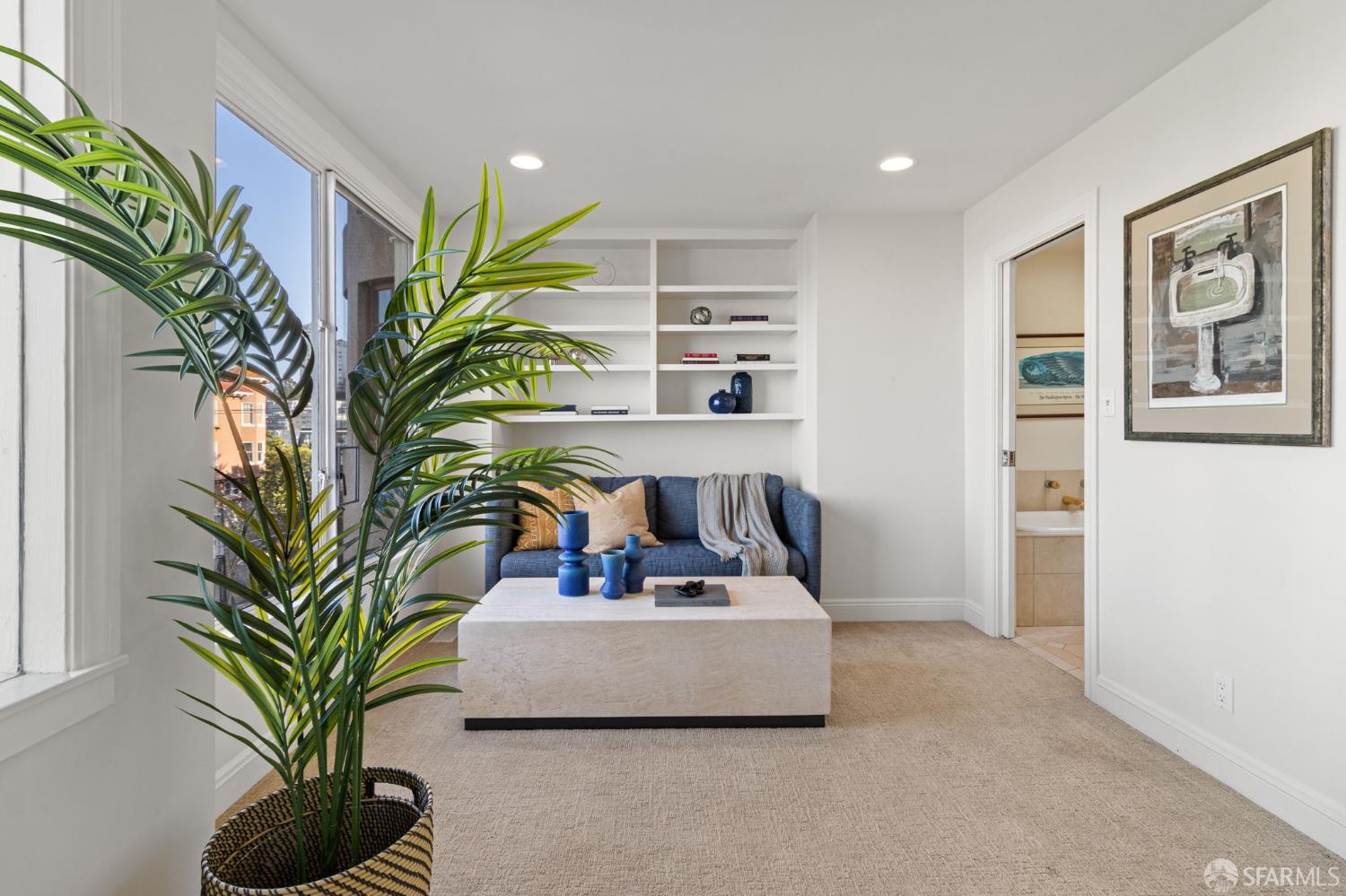 Detail Gallery Image 25 of 58 For 2341 Leavenworth St, San Francisco,  CA 94133 - 4 Beds | 4 Baths