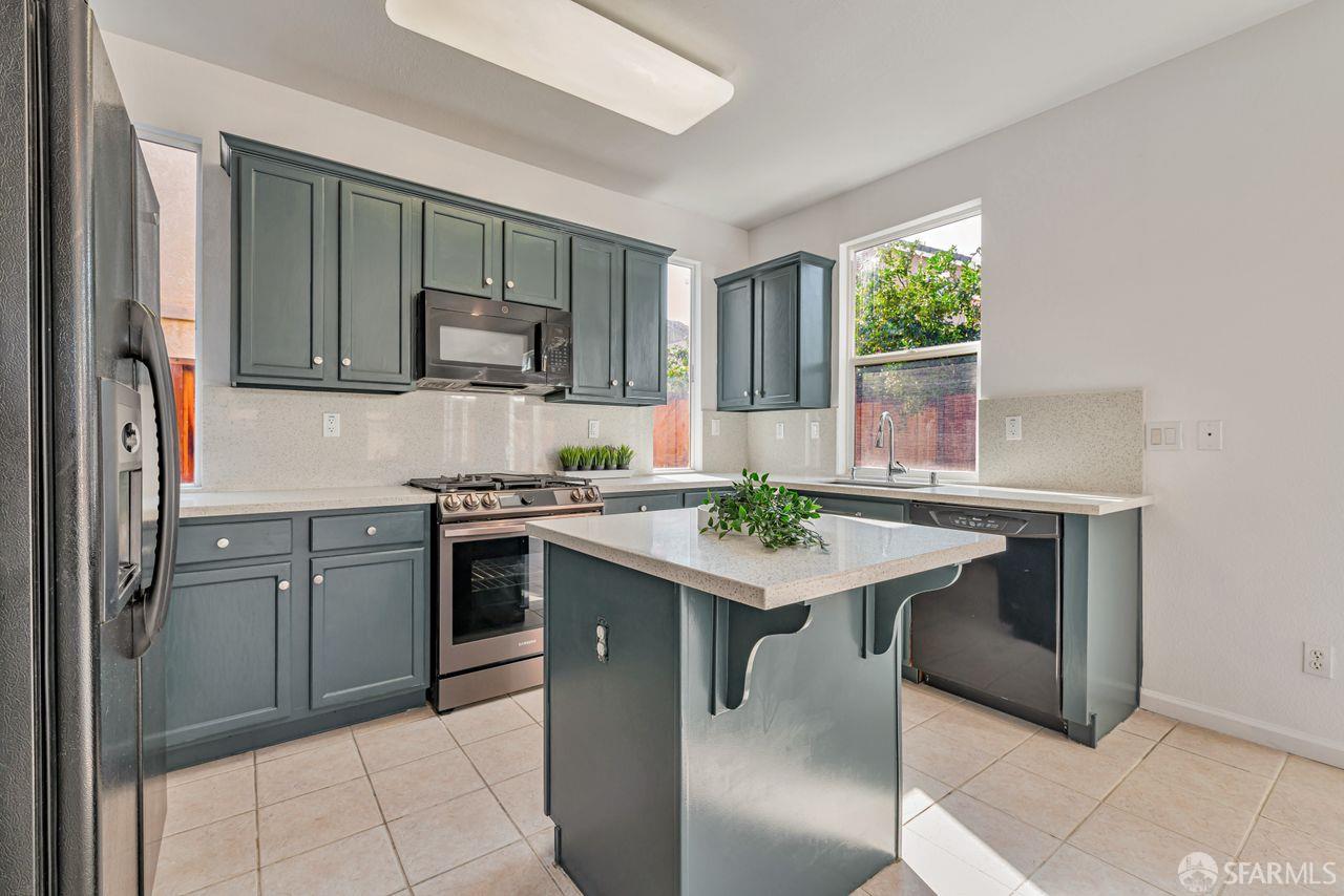 Detail Gallery Image 6 of 36 For 60 Lexington Ct, Brentwood,  CA 94513 - 4 Beds | 3 Baths