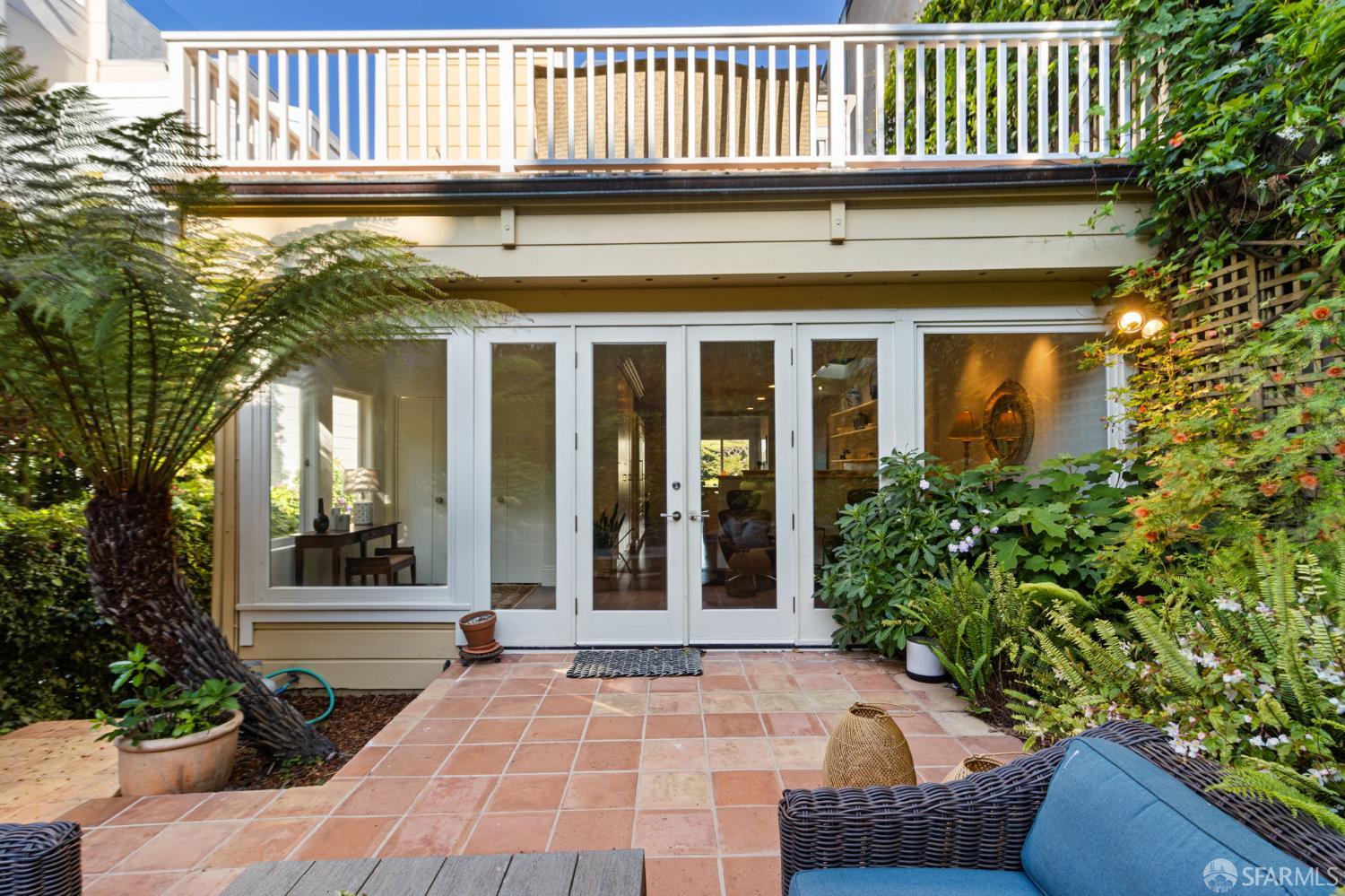 Detail Gallery Image 20 of 58 For 2341 Leavenworth St, San Francisco,  CA 94133 - 4 Beds | 4 Baths