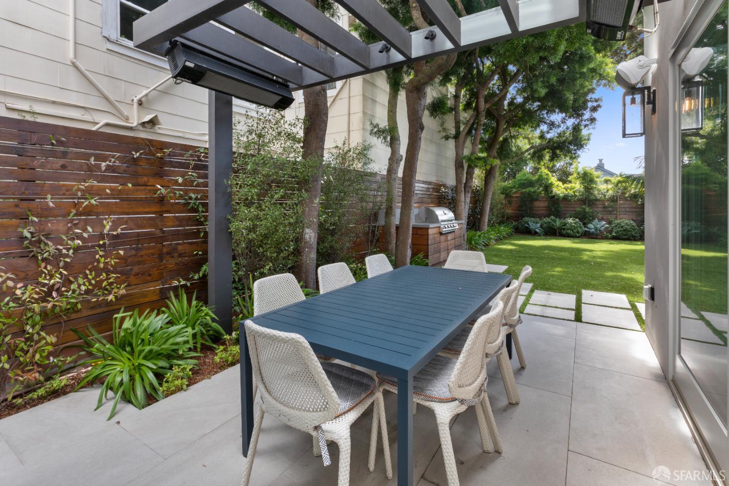 Detail Gallery Image 22 of 79 For 2215 California St, San Francisco,  CA 94115 - 5 Beds | 4/2 Baths
