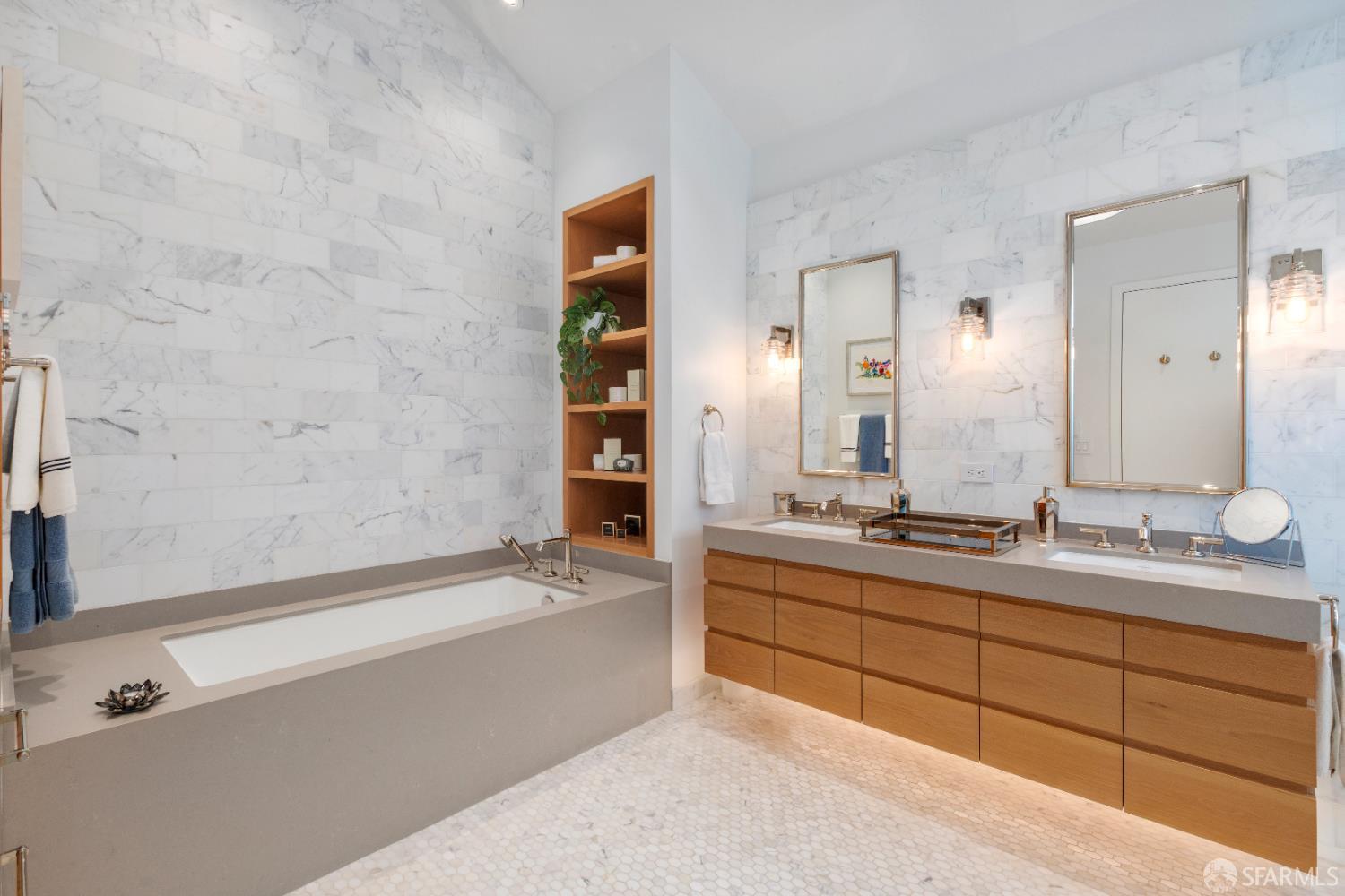 Detail Gallery Image 46 of 79 For 2215 California St, San Francisco,  CA 94115 - 5 Beds | 4/2 Baths