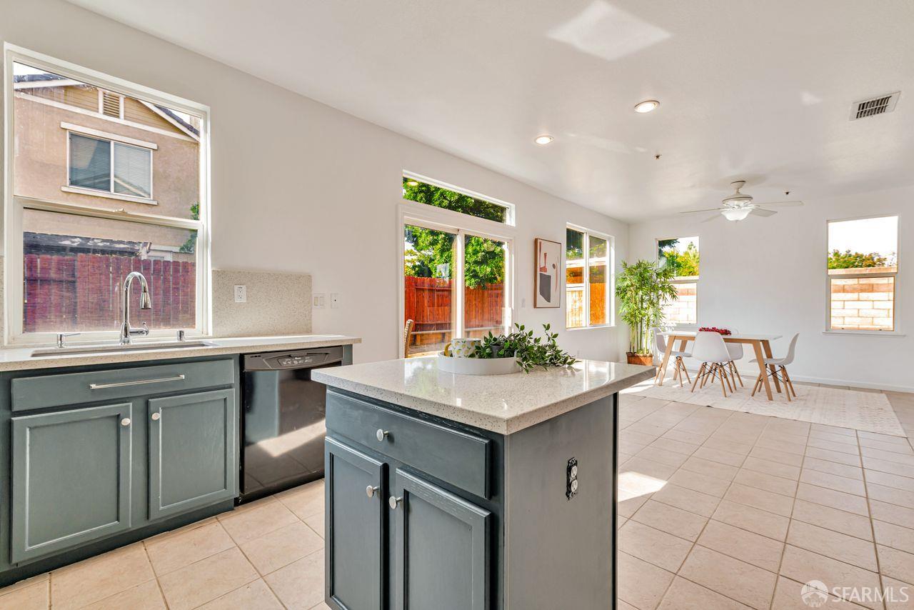 Detail Gallery Image 7 of 36 For 60 Lexington Ct, Brentwood,  CA 94513 - 4 Beds | 3 Baths