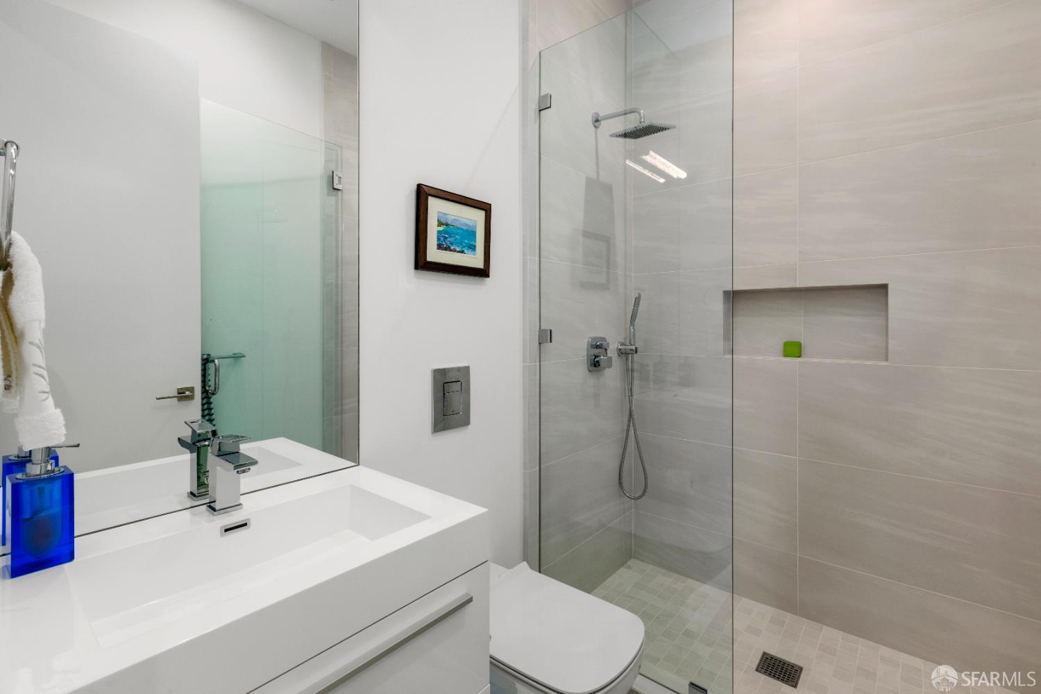 Detail Gallery Image 28 of 79 For 2215 California St, San Francisco,  CA 94115 - 5 Beds | 4/2 Baths