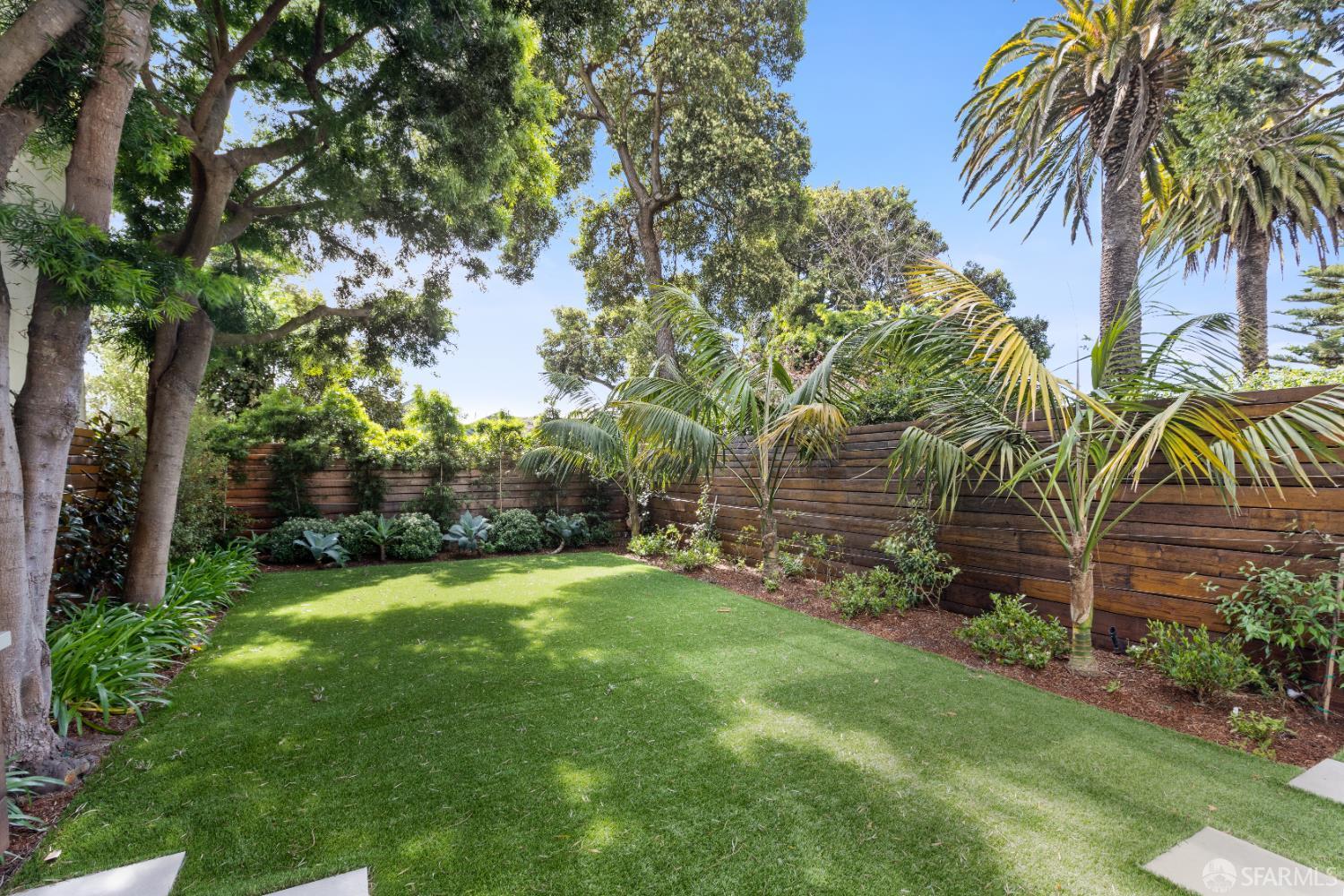 Detail Gallery Image 24 of 79 For 2215 California St, San Francisco,  CA 94115 - 5 Beds | 4/2 Baths