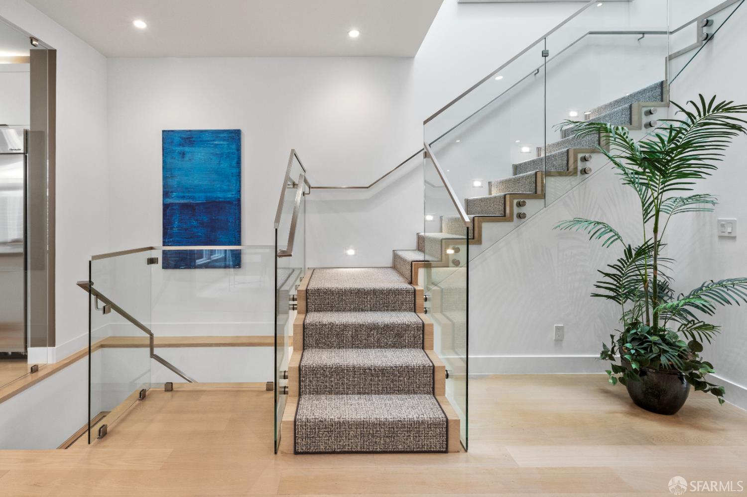 Detail Gallery Image 29 of 79 For 2215 California St, San Francisco,  CA 94115 - 5 Beds | 4/2 Baths