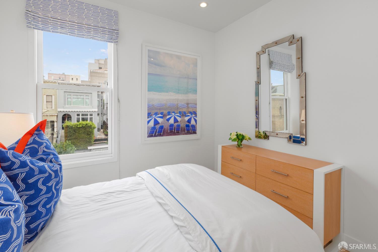 Detail Gallery Image 34 of 79 For 2215 California St, San Francisco,  CA 94115 - 5 Beds | 4/2 Baths