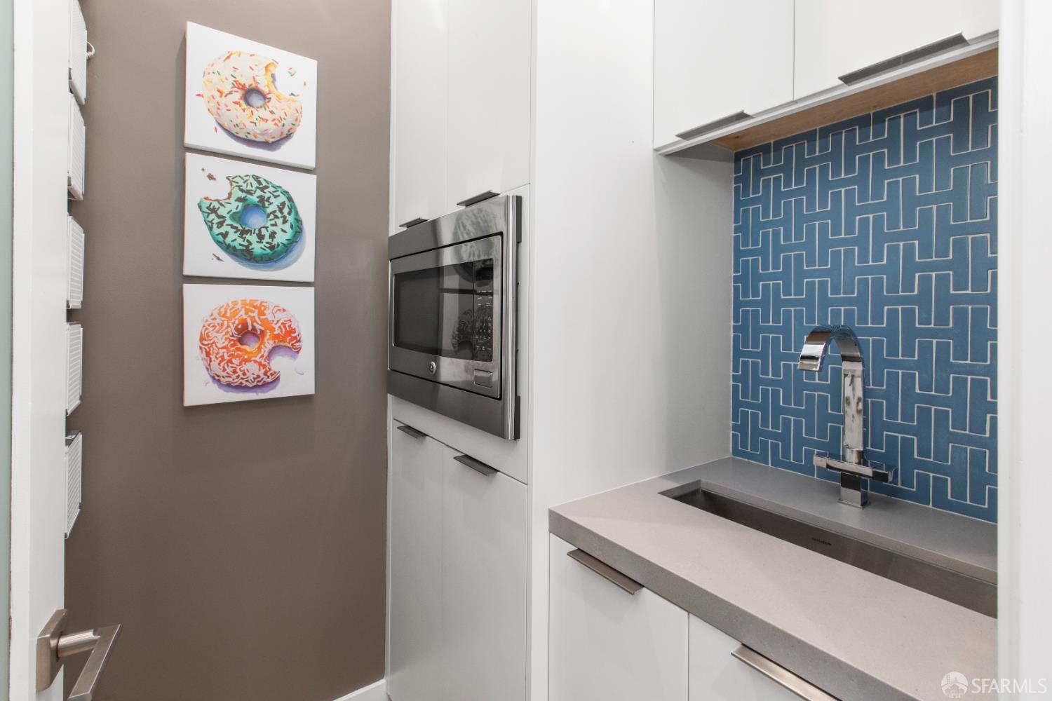 Detail Gallery Image 17 of 79 For 2215 California St, San Francisco,  CA 94115 - 5 Beds | 4/2 Baths
