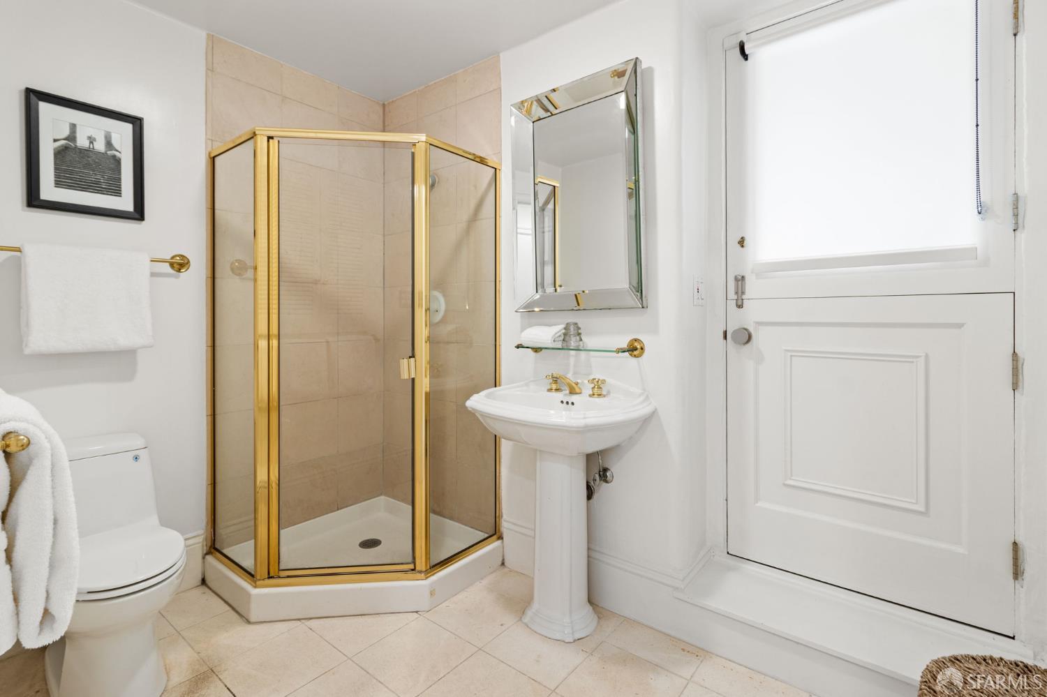 Detail Gallery Image 46 of 58 For 2341 Leavenworth St, San Francisco,  CA 94133 - 4 Beds | 4 Baths