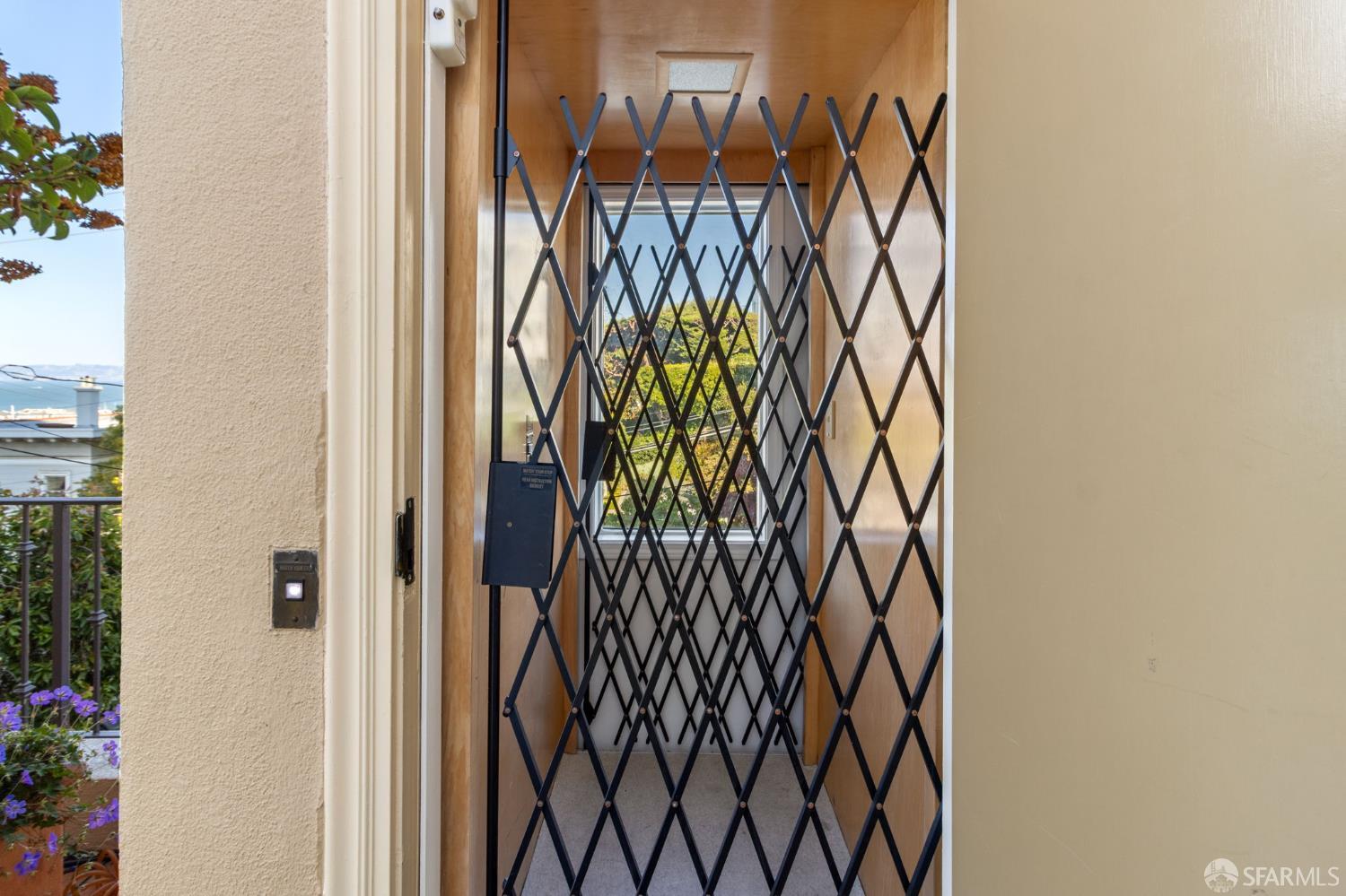 Detail Gallery Image 50 of 58 For 2341 Leavenworth St, San Francisco,  CA 94133 - 4 Beds | 4 Baths