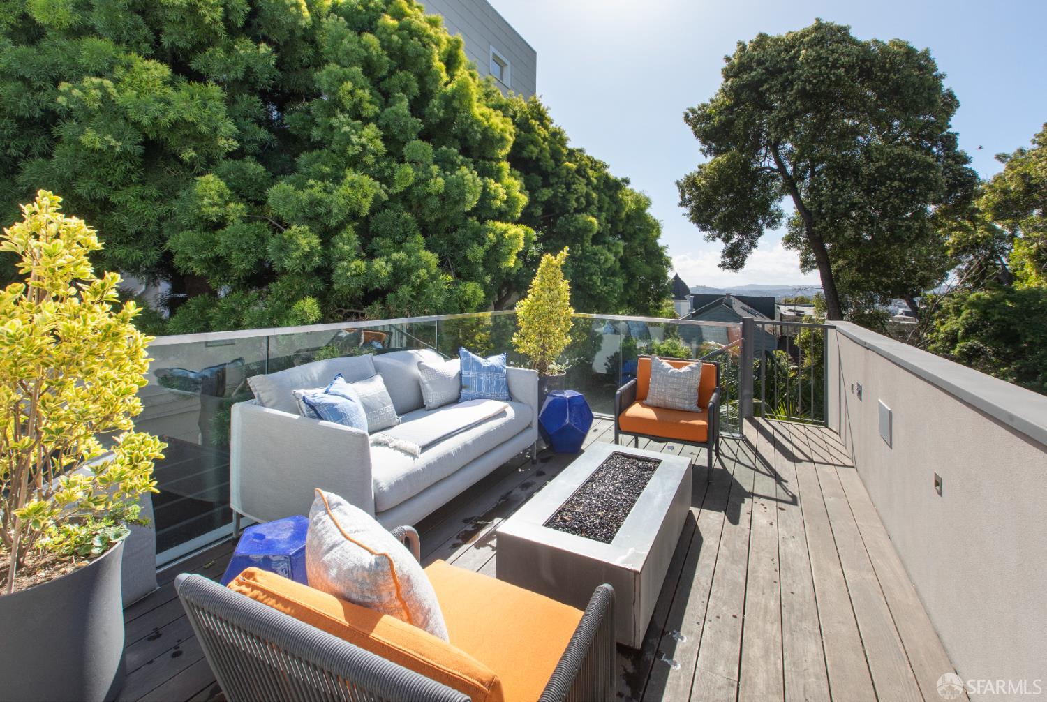 Detail Gallery Image 54 of 79 For 2215 California St, San Francisco,  CA 94115 - 5 Beds | 4/2 Baths