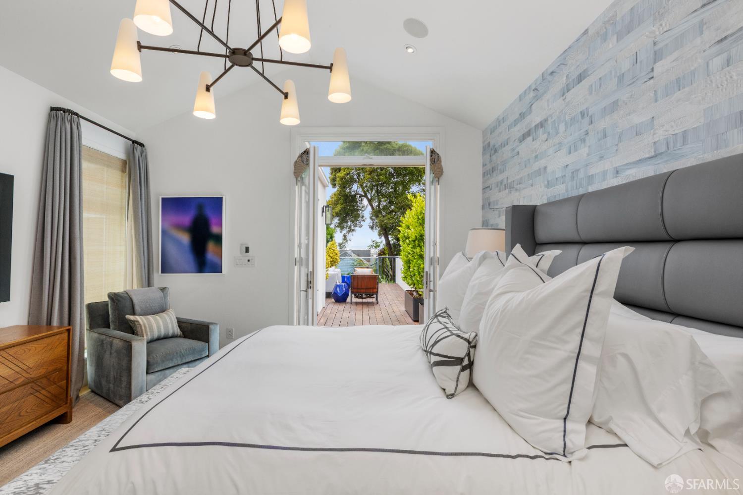 Detail Gallery Image 49 of 79 For 2215 California St, San Francisco,  CA 94115 - 5 Beds | 4/2 Baths