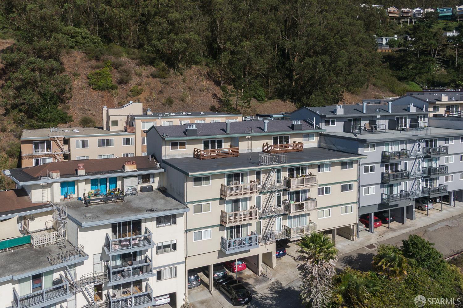Detail Gallery Image 7 of 9 For 455 Warren Dr, San Francisco,  CA 94131 - – Beds | – Baths