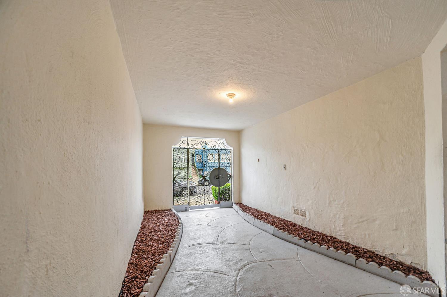 Detail Gallery Image 7 of 40 For 39 Willits St, Daly City,  CA 94014 - 2 Beds | 1 Baths