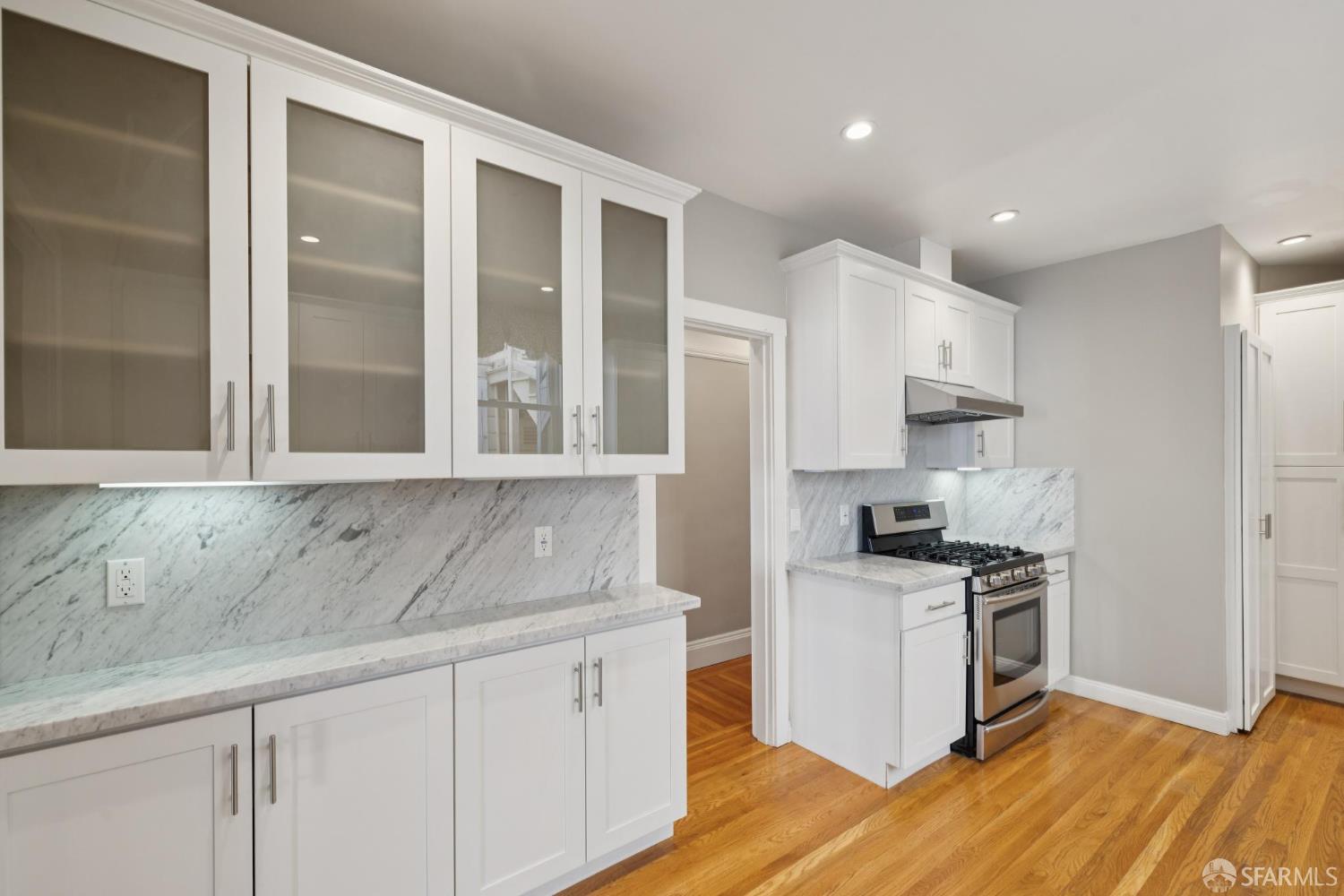 Detail Gallery Image 35 of 59 For 3321 Scott St, San Francisco,  CA 94123 - – Beds | – Baths