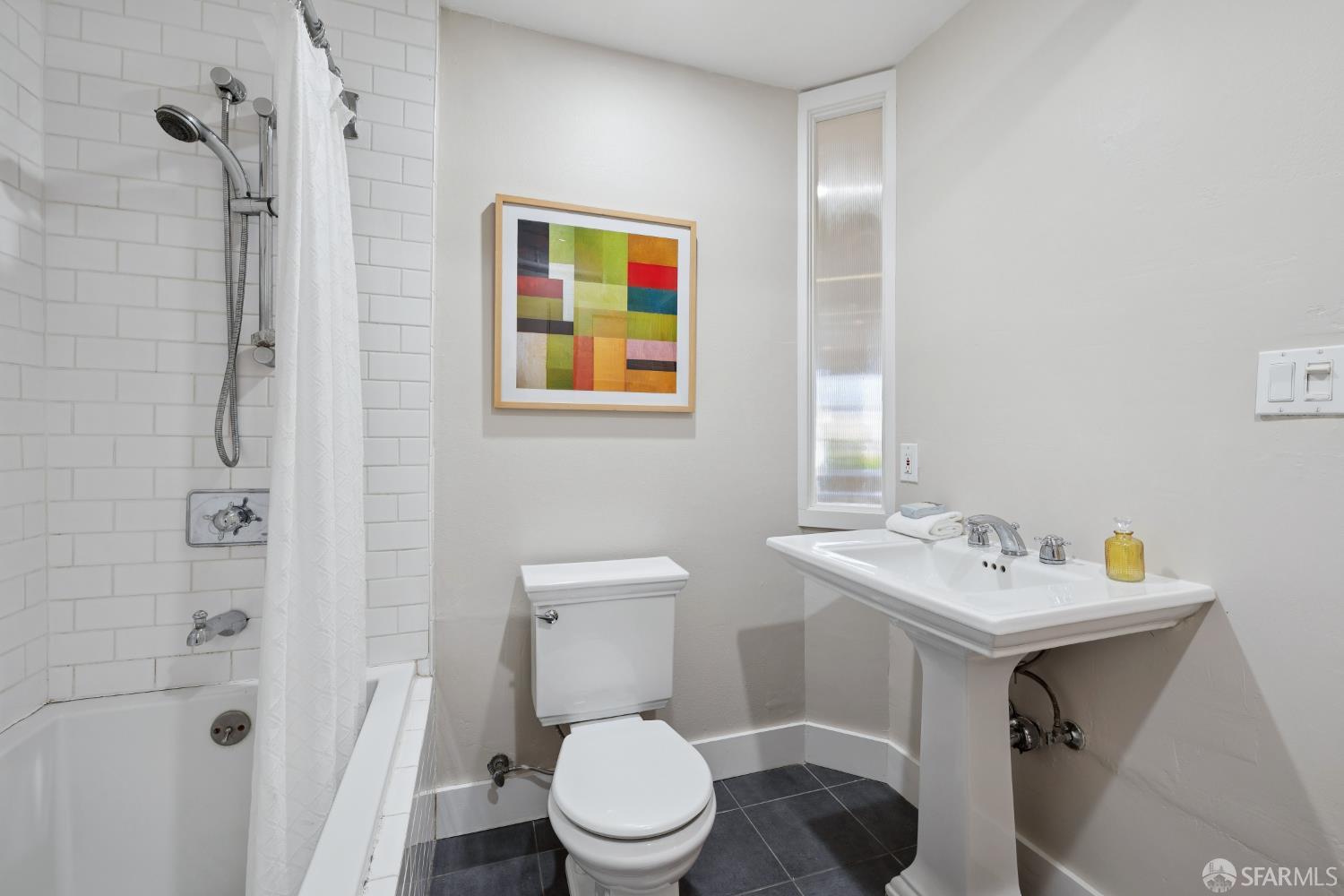 Photo #12: 425073053 Listing: Photo #12
