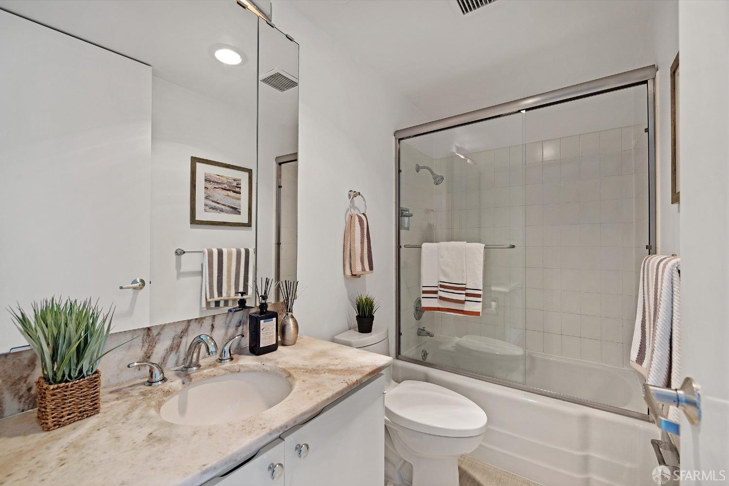 Photo #18: 425073938 Listing: Photo #18