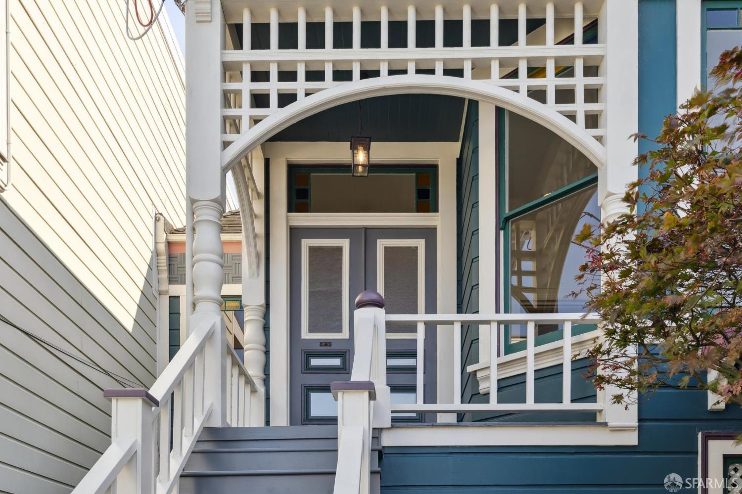 Detail Gallery Image 2 of 76 For 4421 19th St, San Francisco,  CA 94114 - 2 Beds | 2 Baths