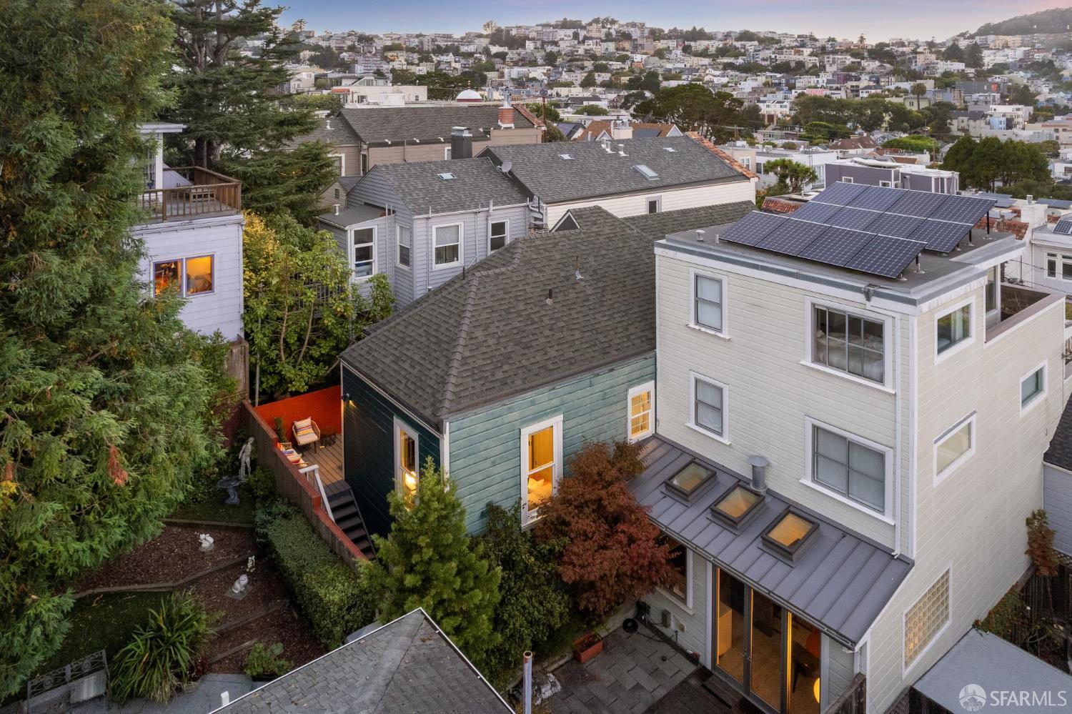 Detail Gallery Image 55 of 76 For 4421 19th St, San Francisco,  CA 94114 - 2 Beds | 2 Baths