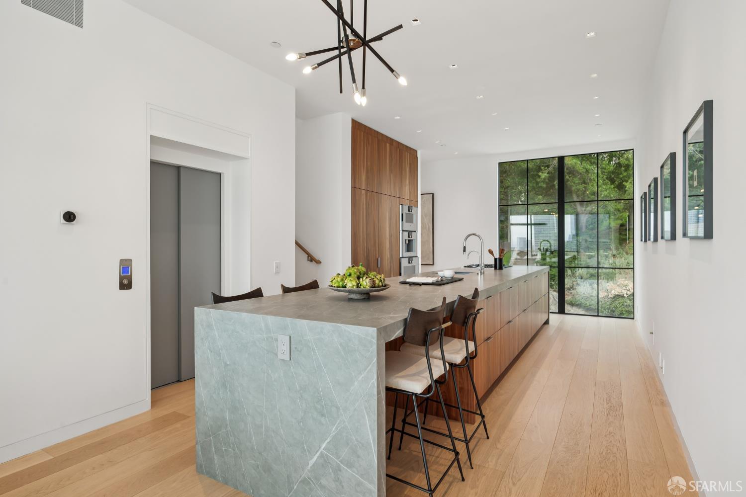 Detail Gallery Image 21 of 46 For 115 Telegraph Hill Blvd, San Francisco,  CA 94116 - 3 Beds | 3/2 Baths