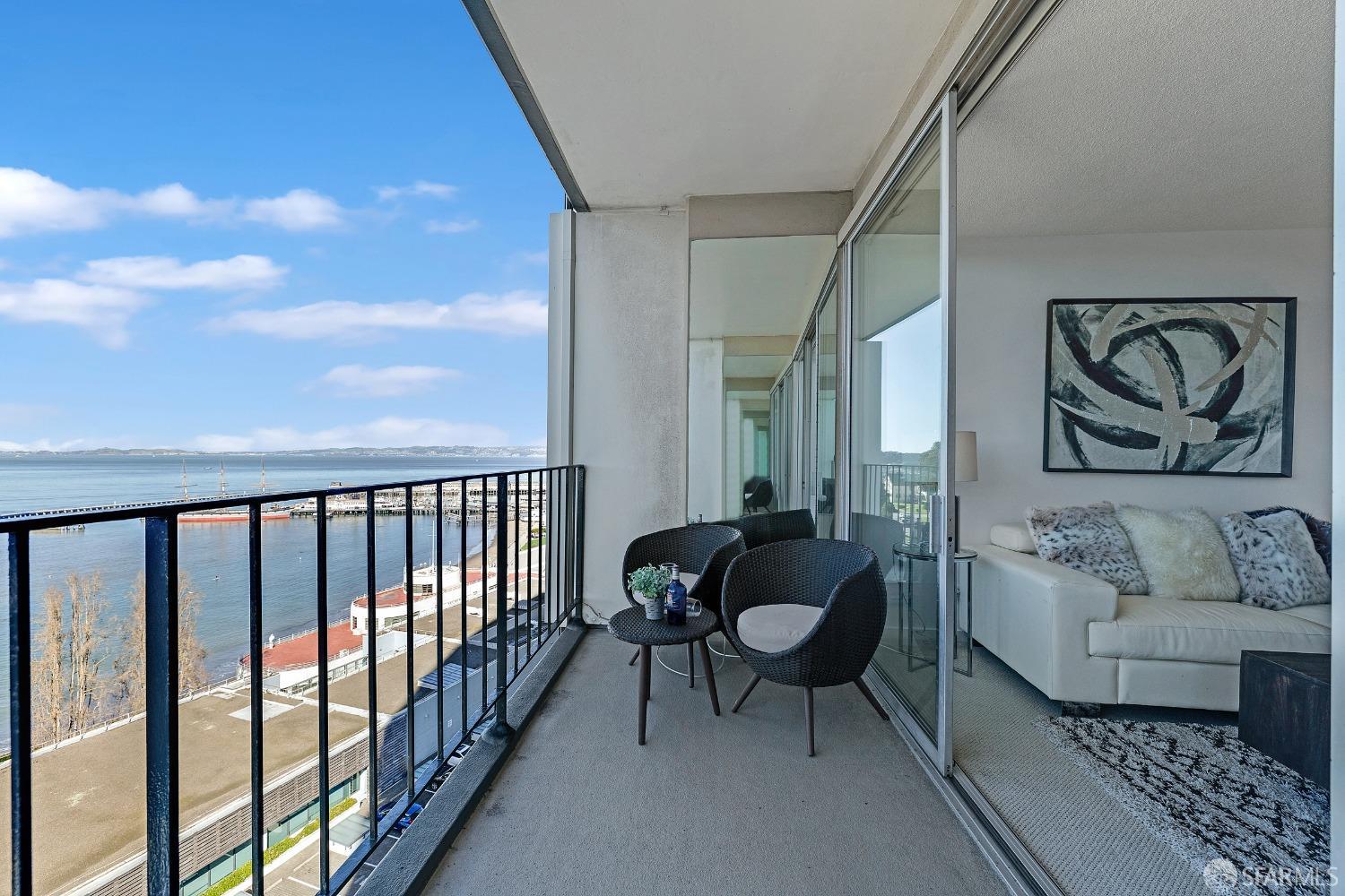 Photo #2: 425073938 Listing 