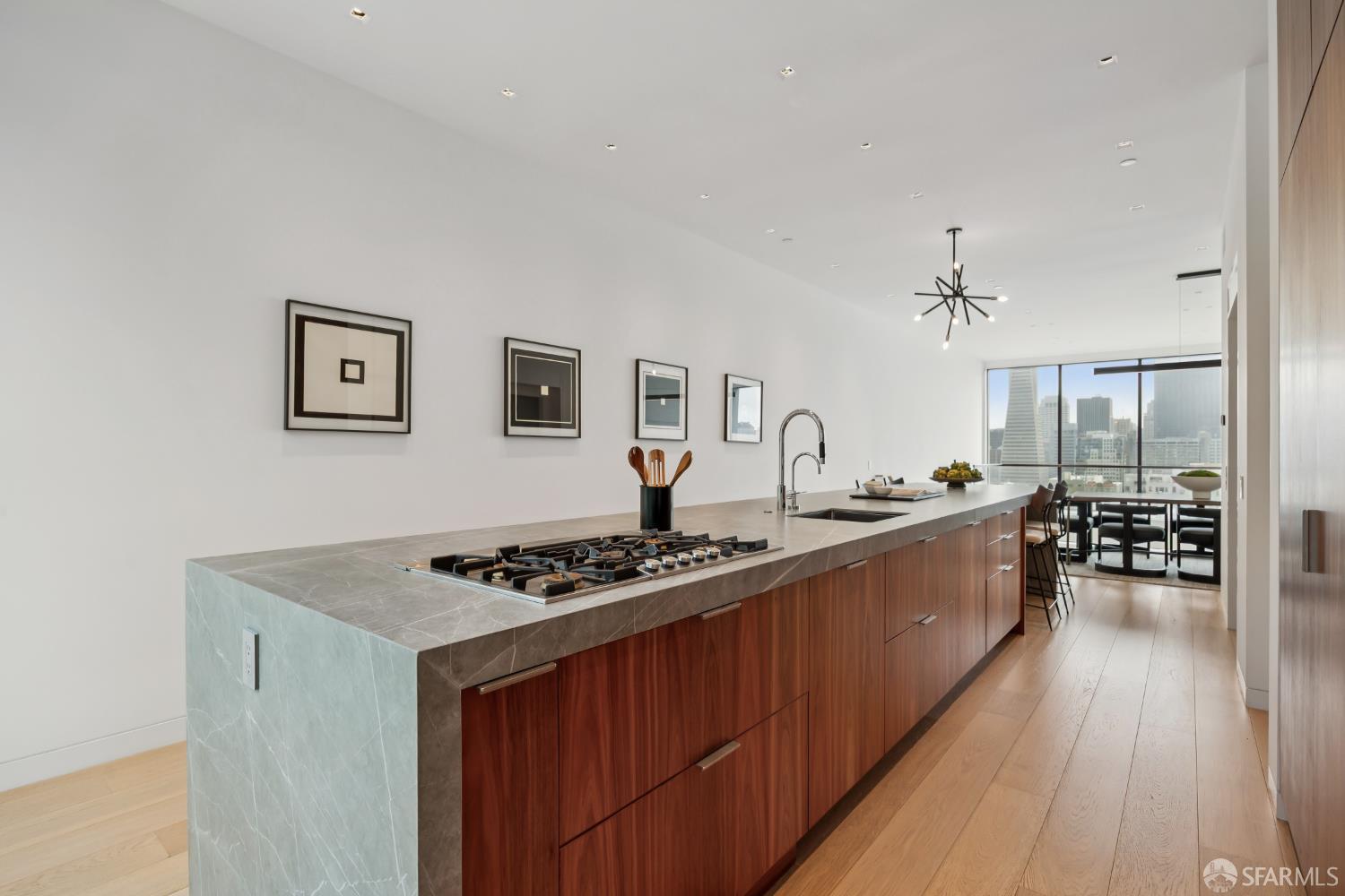 Detail Gallery Image 23 of 46 For 115 Telegraph Hill Blvd, San Francisco,  CA 94116 - 3 Beds | 3/2 Baths