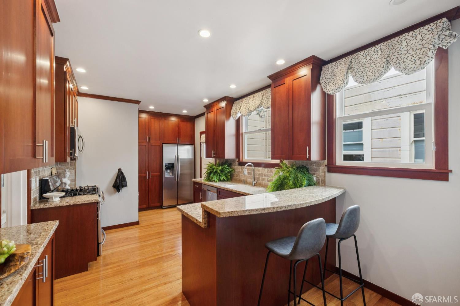 Detail Gallery Image 13 of 59 For 3321 Scott St, San Francisco,  CA 94123 - – Beds | – Baths