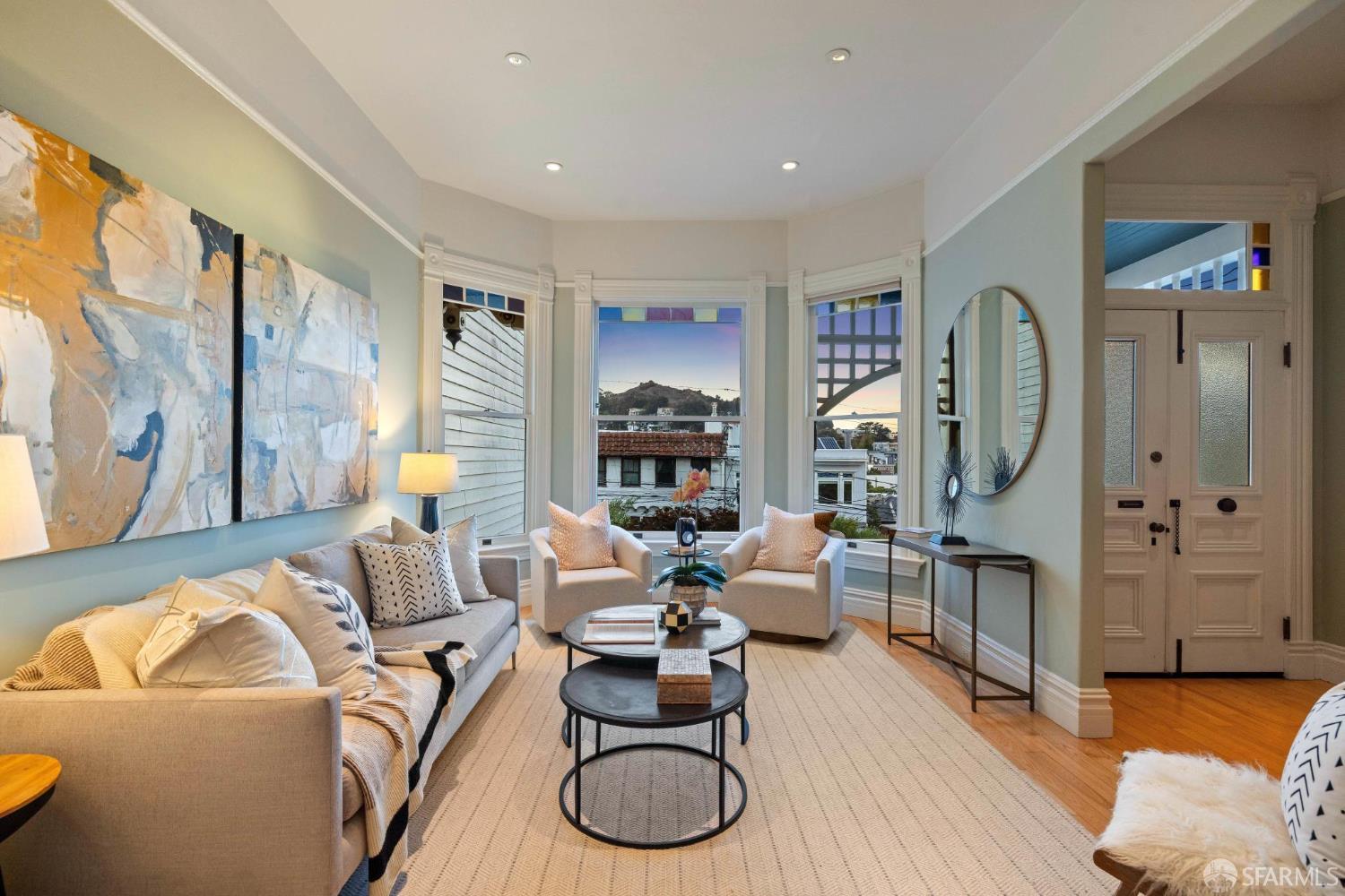 Detail Gallery Image 4 of 76 For 4421 19th St, San Francisco,  CA 94114 - 2 Beds | 2 Baths