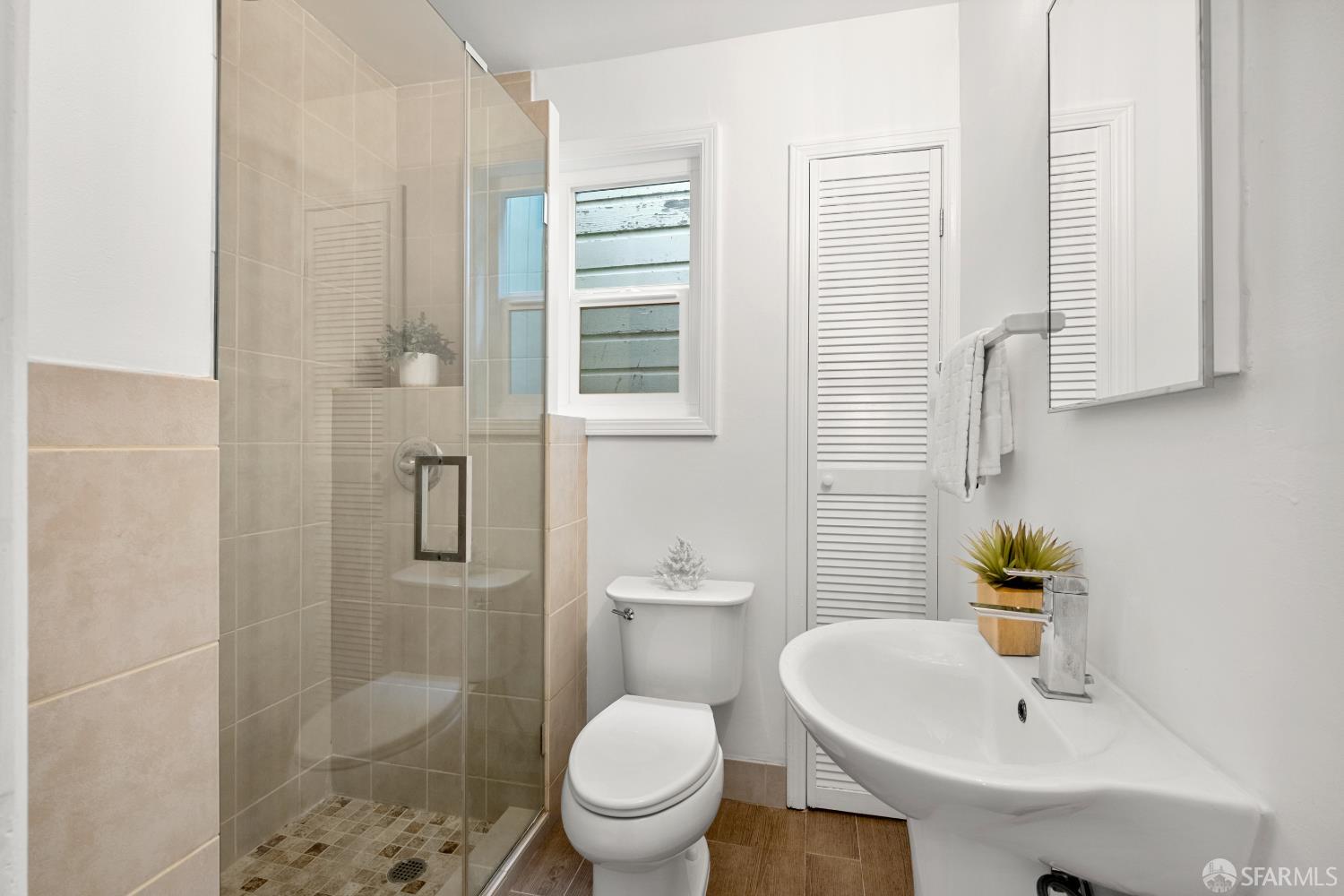 Detail Gallery Image 8 of 74 For 36 Alexander Ave, Daly City,  CA 94014 - 4 Beds | 4 Baths