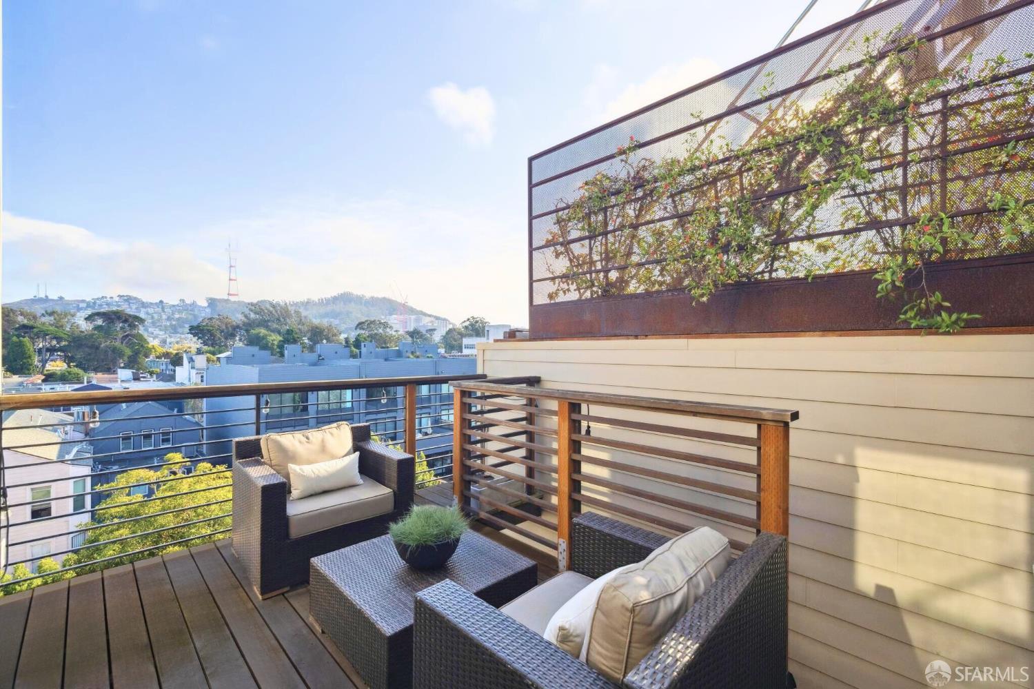 Detail Gallery Image 12 of 15 For 2137 Grove St, San Francisco,  CA 94117 - 4 Beds | 2 Baths