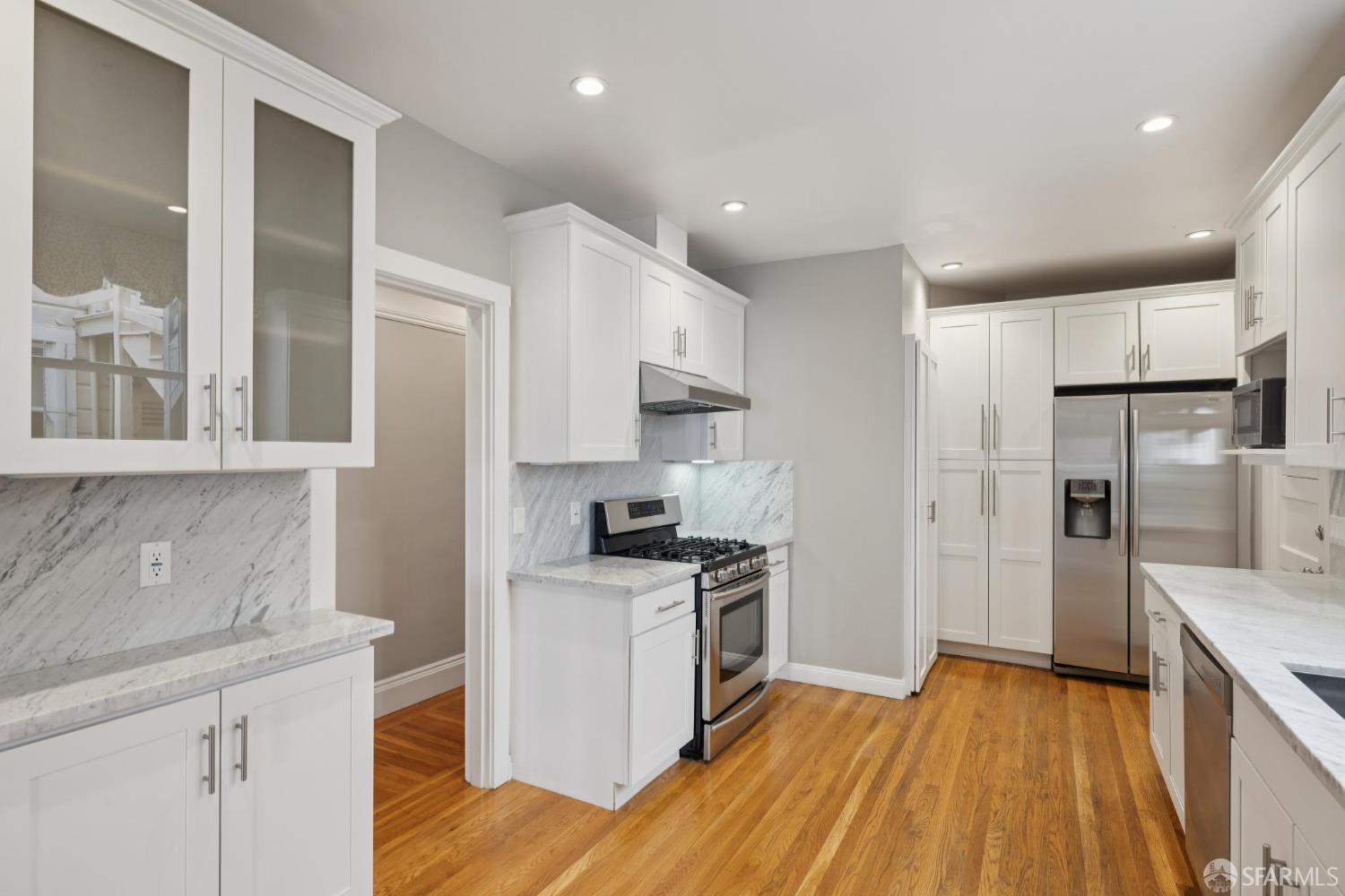 Detail Gallery Image 36 of 59 For 3321 Scott St, San Francisco,  CA 94123 - – Beds | – Baths
