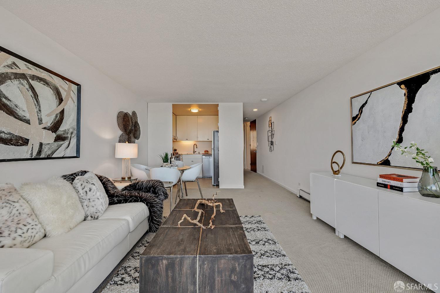 Photo #8: 425073938 Listing: Photo #8