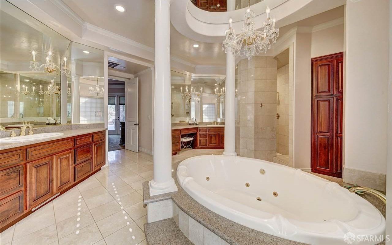 Detail Gallery Image 20 of 41 For 2200 Sunset Pt #2210,  Discovery Bay,  CA 94505 - 9 Beds | 7/2 Baths