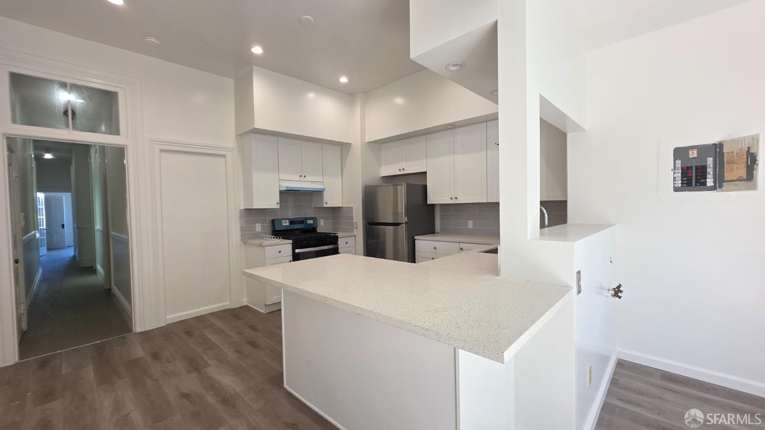 Detail Gallery Image 13 of 14 For 920 Valencia St, San Francisco,  CA 94110 - – Beds | – Baths
