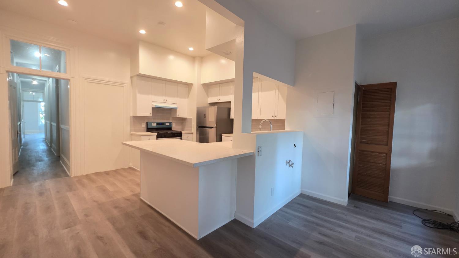 Detail Gallery Image 10 of 14 For 920 Valencia St, San Francisco,  CA 94110 - – Beds | – Baths