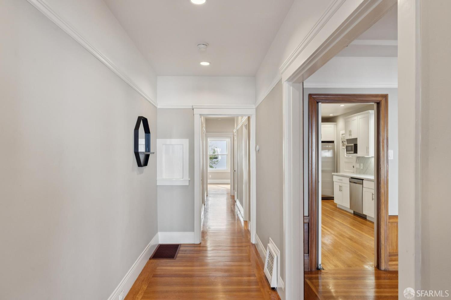 Detail Gallery Image 24 of 59 For 3321 Scott St, San Francisco,  CA 94123 - – Beds | – Baths