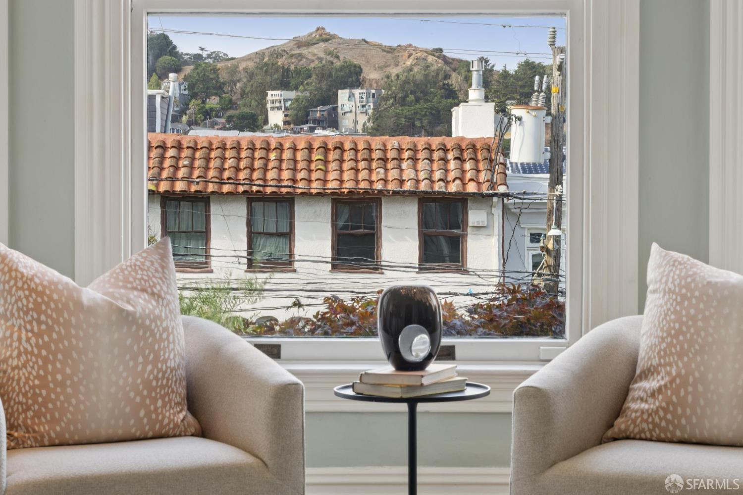 Detail Gallery Image 8 of 76 For 4421 19th St, San Francisco,  CA 94114 - 2 Beds | 2 Baths