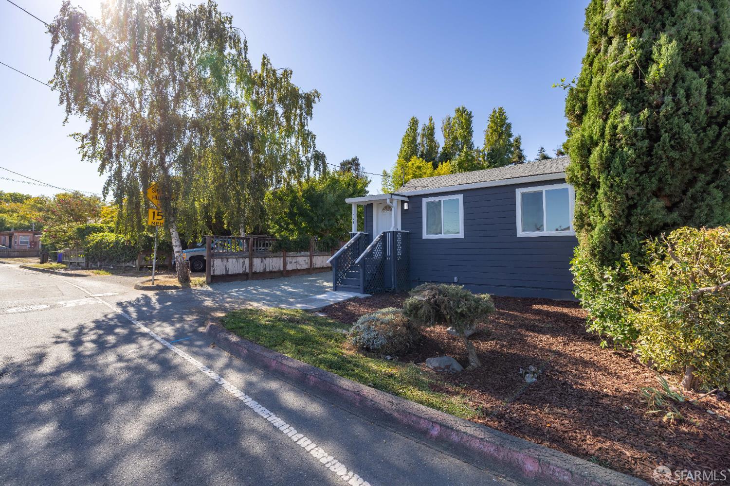 Detail Gallery Image 3 of 29 For 1780 Road 20, San Pablo,  CA 94806 - 3 Beds | 2 Baths