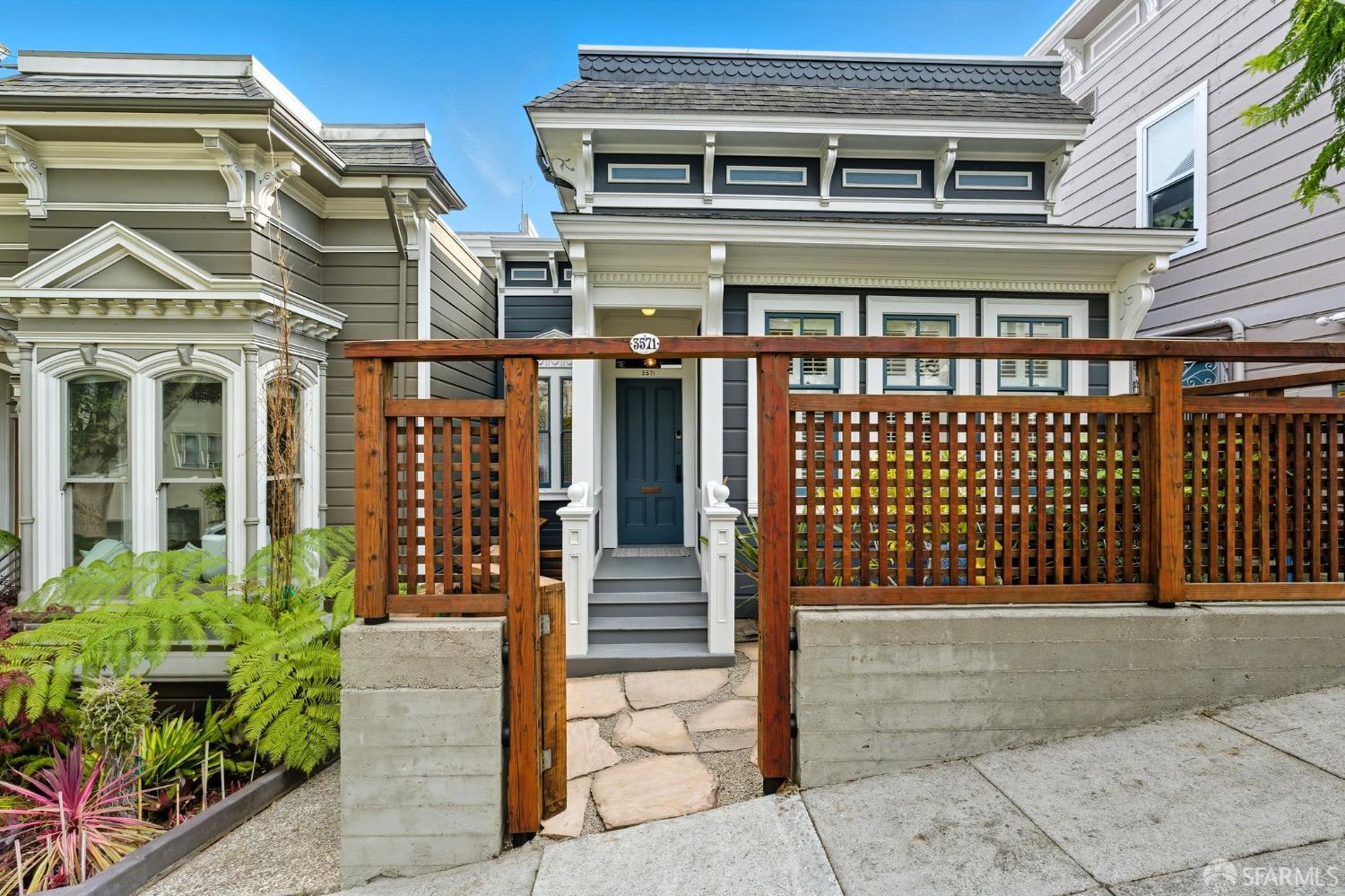 Detail Gallery Image 2 of 85 For 3571 21st St, San Francisco,  CA 94114 - 3 Beds | 2/1 Baths