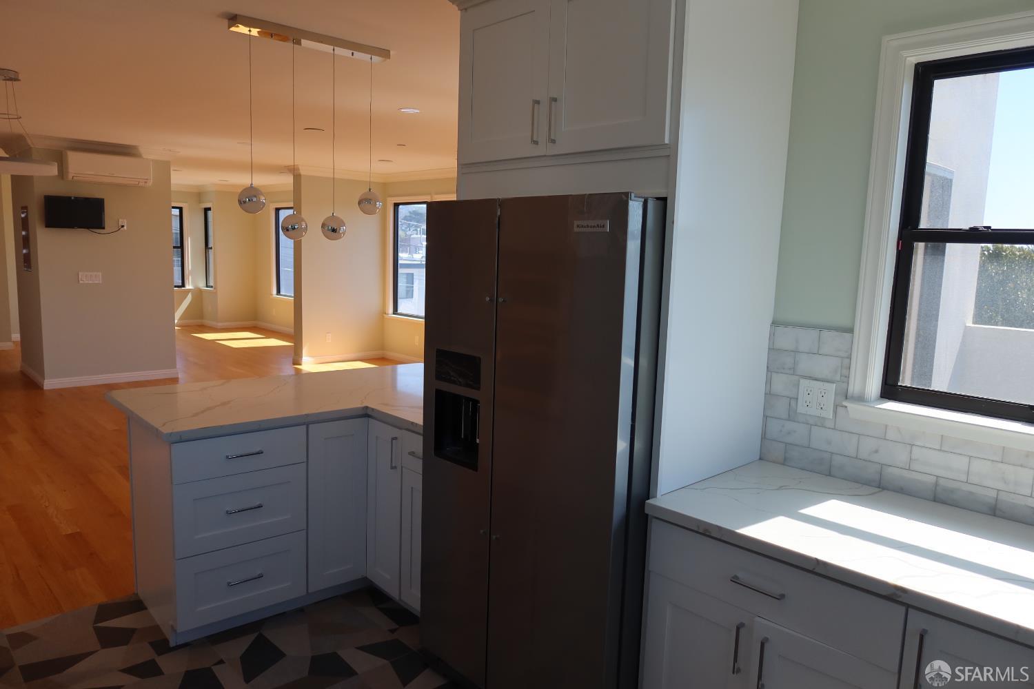 Detail Gallery Image 6 of 25 For 119 Vernon St, San Francisco,  CA 94132 - 4 Beds | 3/5 Baths
