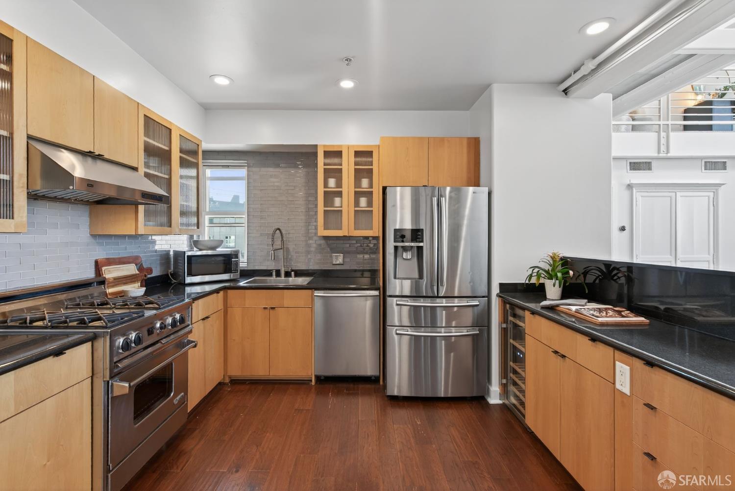 Detail Gallery Image 24 of 33 For 370 De Haro St #B14,  San Francisco,  CA 94103 - 1 Beds | 2 Baths