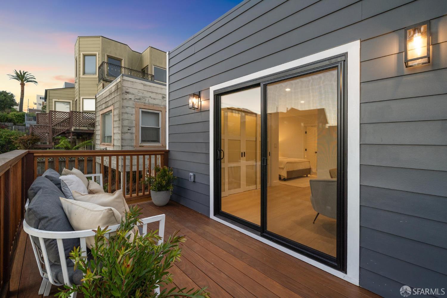 Detail Gallery Image 13 of 93 For 567 45th Ave, San Francisco,  CA 94121 - 4 Beds | 4/1 Baths