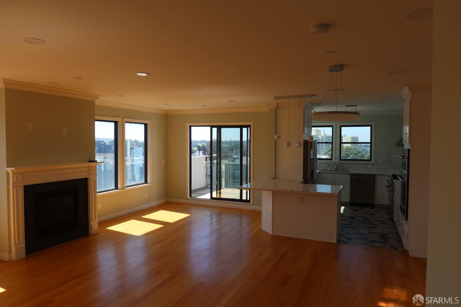 Detail Gallery Image 4 of 25 For 119 Vernon St, San Francisco,  CA 94132 - 4 Beds | 3/5 Baths