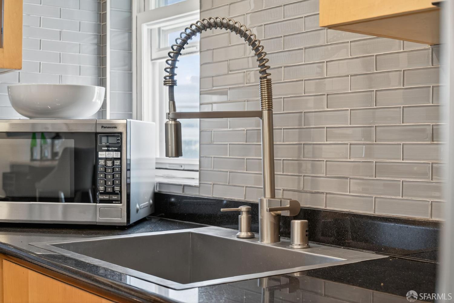 Detail Gallery Image 27 of 33 For 370 De Haro St #B14,  San Francisco,  CA 94103 - 1 Beds | 2 Baths