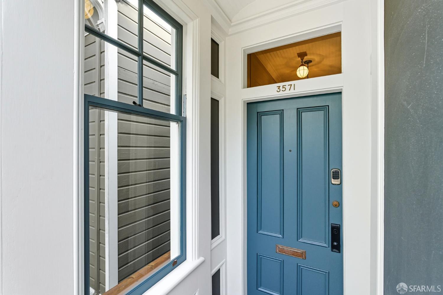 Detail Gallery Image 5 of 85 For 3571 21st St, San Francisco,  CA 94114 - 3 Beds | 2/1 Baths