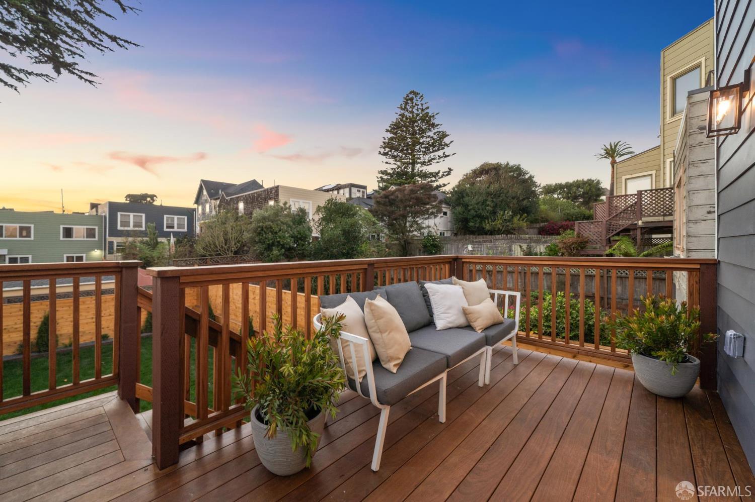 Detail Gallery Image 11 of 93 For 567 45th Ave, San Francisco,  CA 94121 - 4 Beds | 4/1 Baths