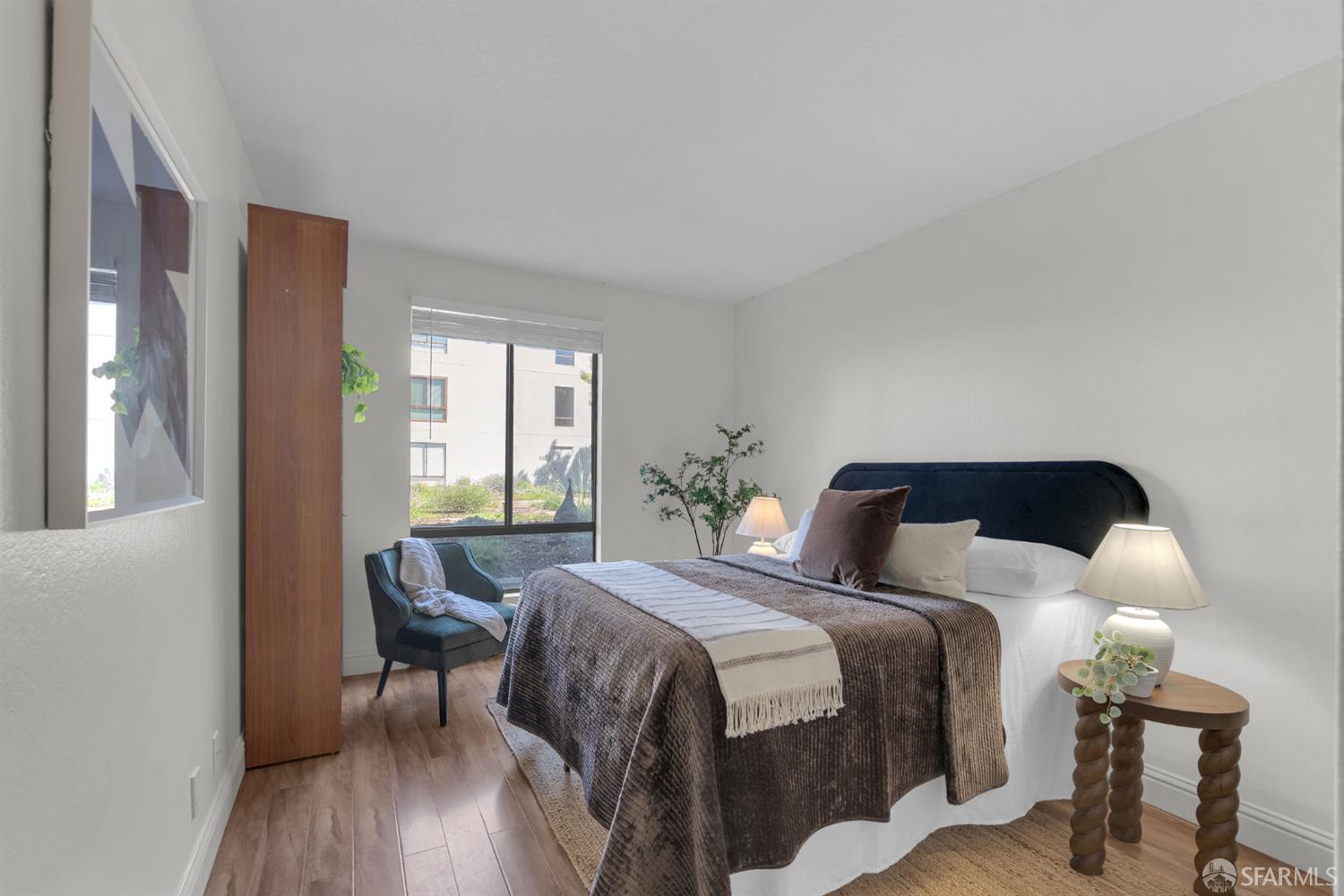 Detail Gallery Image 10 of 33 For 6 Commodore Dr #C235,  Emeryville,  CA 94608 - 2 Beds | 1/1 Baths