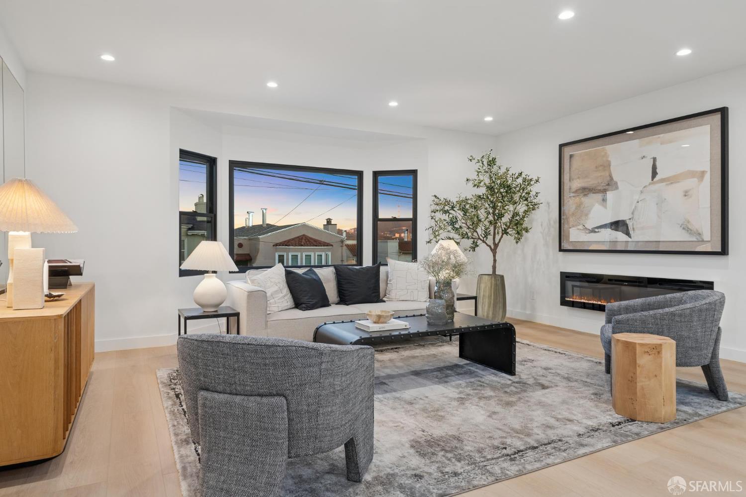 Detail Gallery Image 3 of 93 For 567 45th Ave, San Francisco,  CA 94121 - 4 Beds | 4/1 Baths
