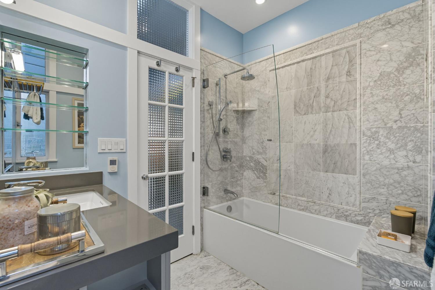 Detail Gallery Image 17 of 85 For 3571 21st St, San Francisco,  CA 94114 - 3 Beds | 2/1 Baths