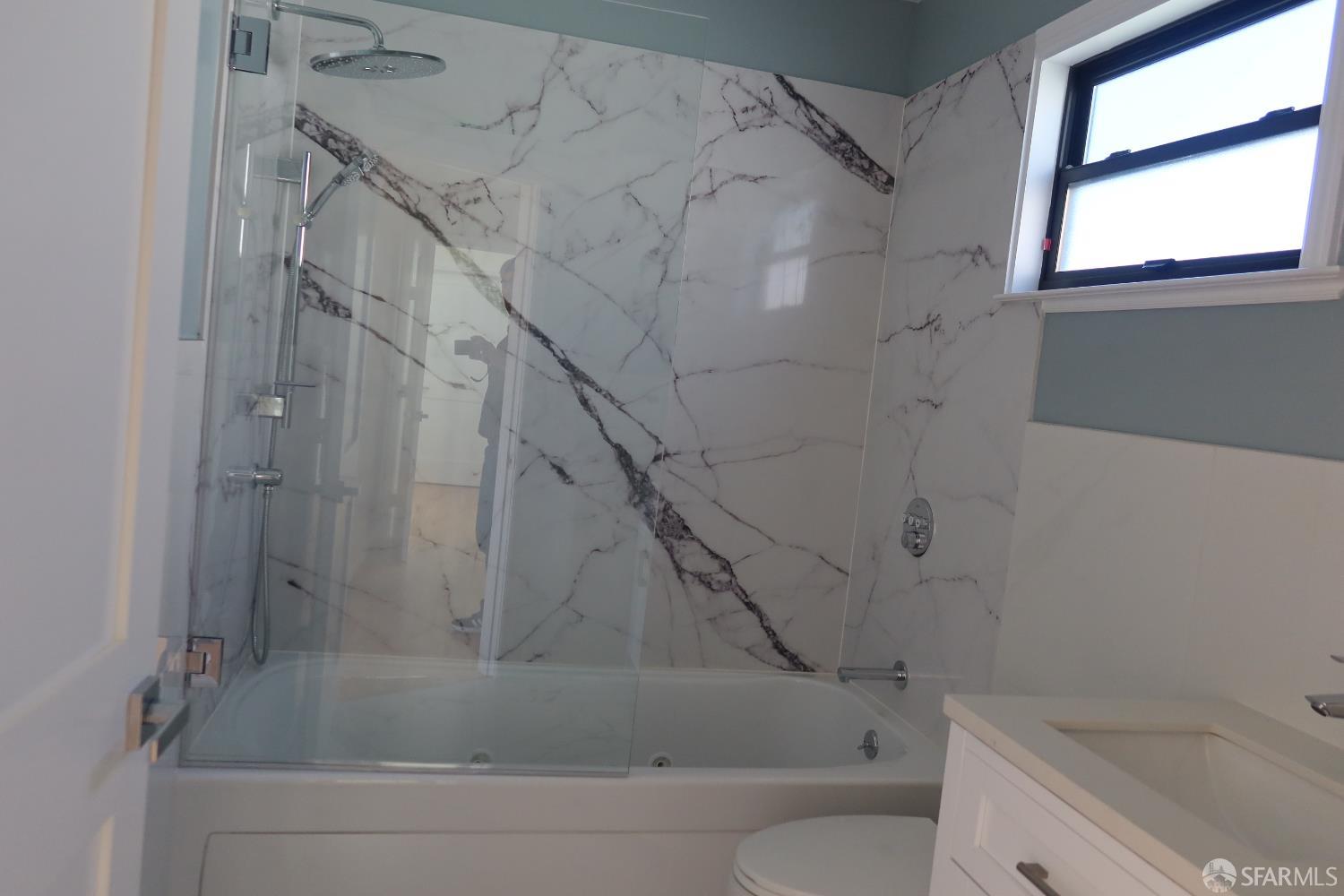 Detail Gallery Image 9 of 25 For 119 Vernon St, San Francisco,  CA 94132 - 4 Beds | 3/5 Baths