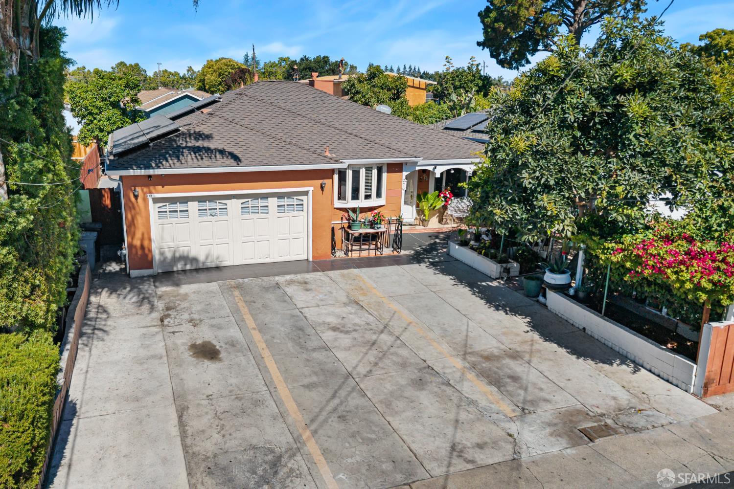 Detail Gallery Image 2 of 20 For 279 Verbena Dr, East Palo Alto,  CA 94303 - 3 Beds | 1 Baths